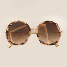 Load image into Gallery viewer, Vintage Fashion