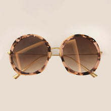 Load image into Gallery viewer, Vintage Fashion